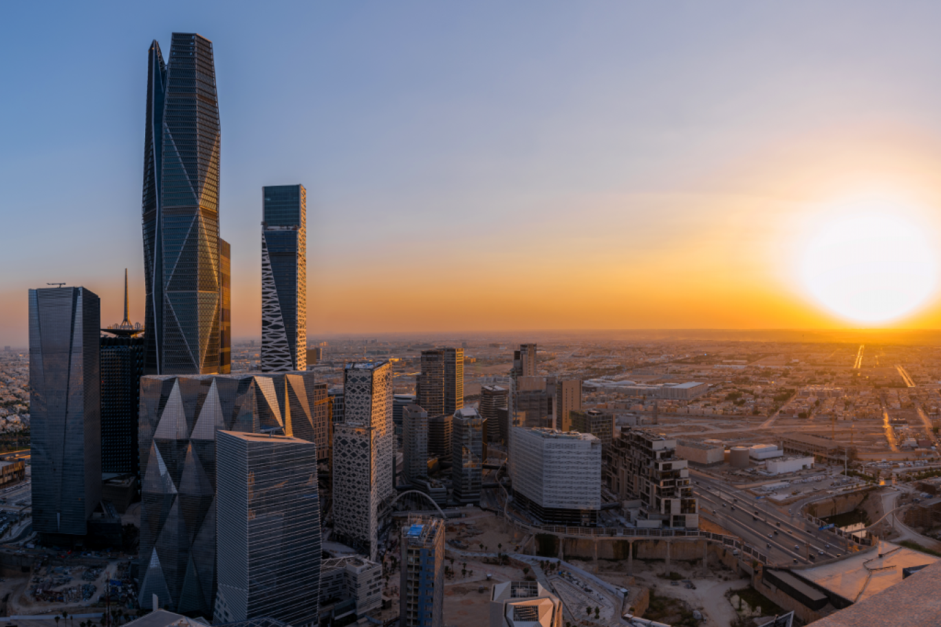 المشاريع العملاقة تدفع الإنشاءات السعودية إلى صدارة المشهد ورؤية 2030 تكتب فصل التحول العمراني