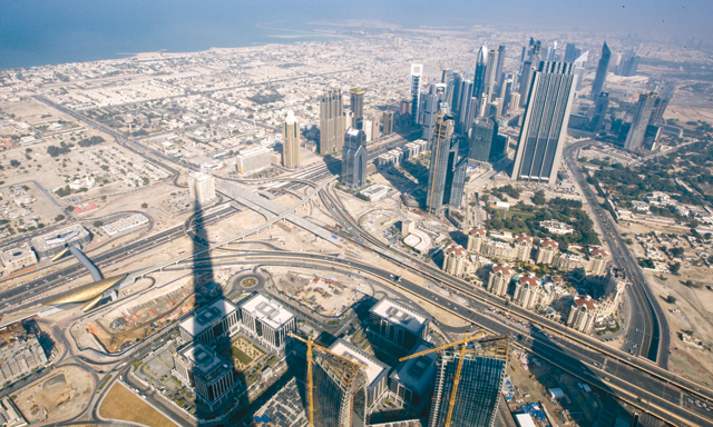 حكم قضائي يعيد قطعة أرض متعثرة إلى سوق دبي العقاري ويرسخ ثقة المستثمرين