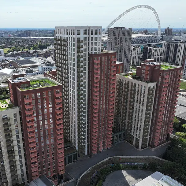 باستثمار يتجاوز 325 مليون جنيه.. شركة مملوكة لنجل الوليد بن طلال ونائب حاكم الشارقة تستحوذ على 80% من أحد أكبر المشاريع العقارية في لندن