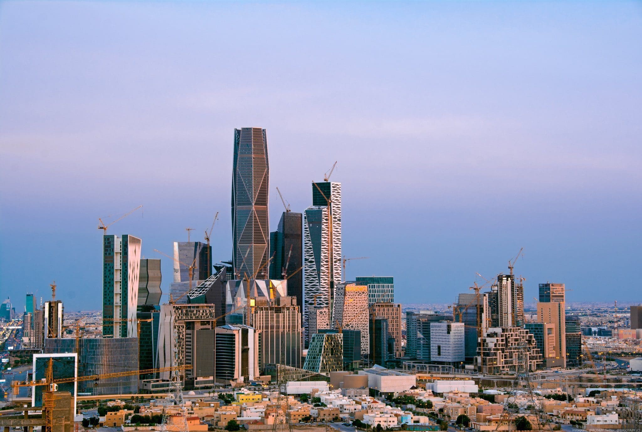 البورصة العقارية السعودية تسجّل متوسط سعر 114 ريالاً للمتر وسط تداولات تتجاوز 305 ملايين ريال