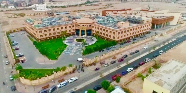 وزارة الإسكان تطرح أراضي صناعية ومحال تجارية للبيع في 4 مدن جديدة وتشهد إقبالاً استثمارياً قوياً