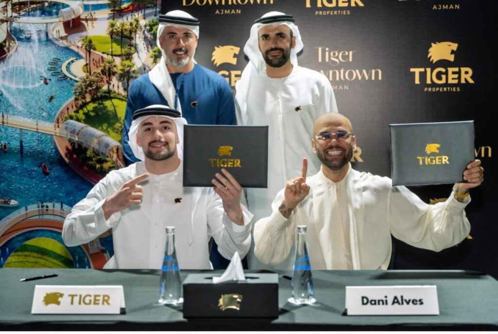 نجم الكرة العالمية داني ألفيس يختار عجمان وجهةً للفخامة والاستثمار باقتناء دوبلكس حصري في تايجر داون تاون
