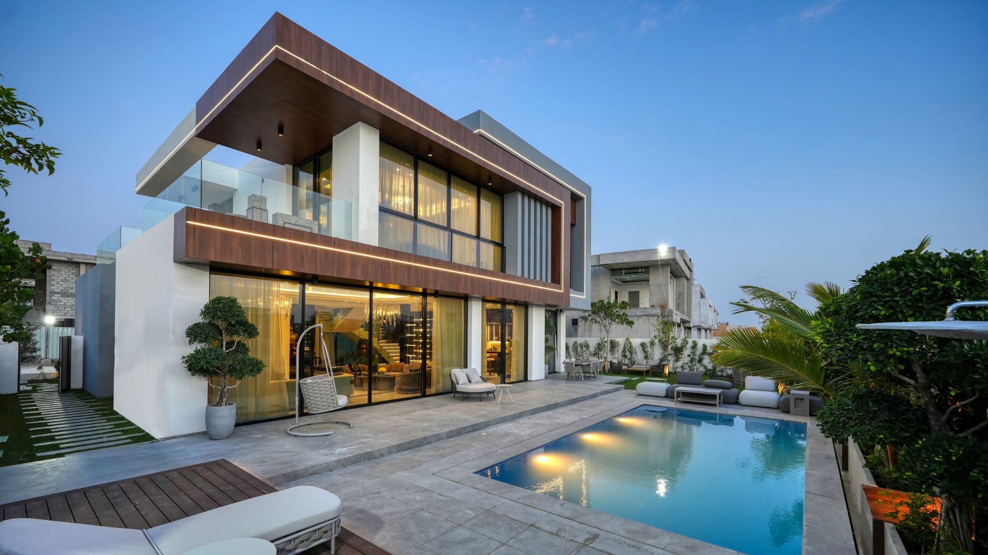 أبوظبي تشهد تسليم أولى فلل 