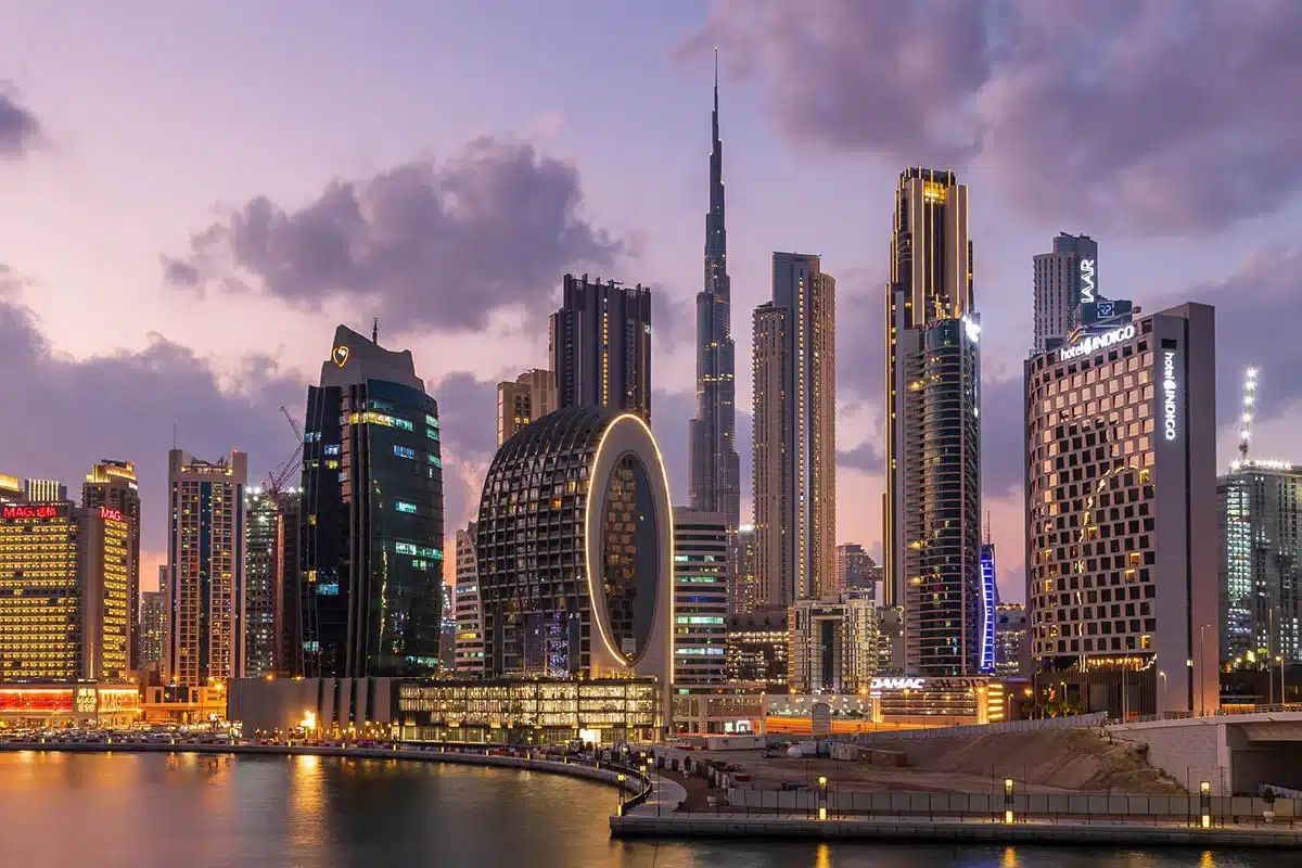 دبي تعزز ريادتها العقارية العالمية.. 133 مقيماً و68 مكتب تقييم و26 ألف تصريح في قفزة نوعية بالخدمات المساندة خلال 2025