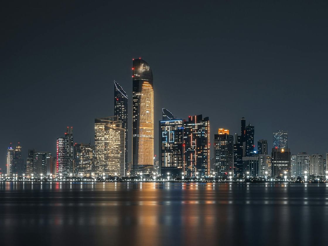 أبوظبي تستضيف قمة البنية التحتية 2026 وسط محفظة استثمارية بـ57 مليار دولار