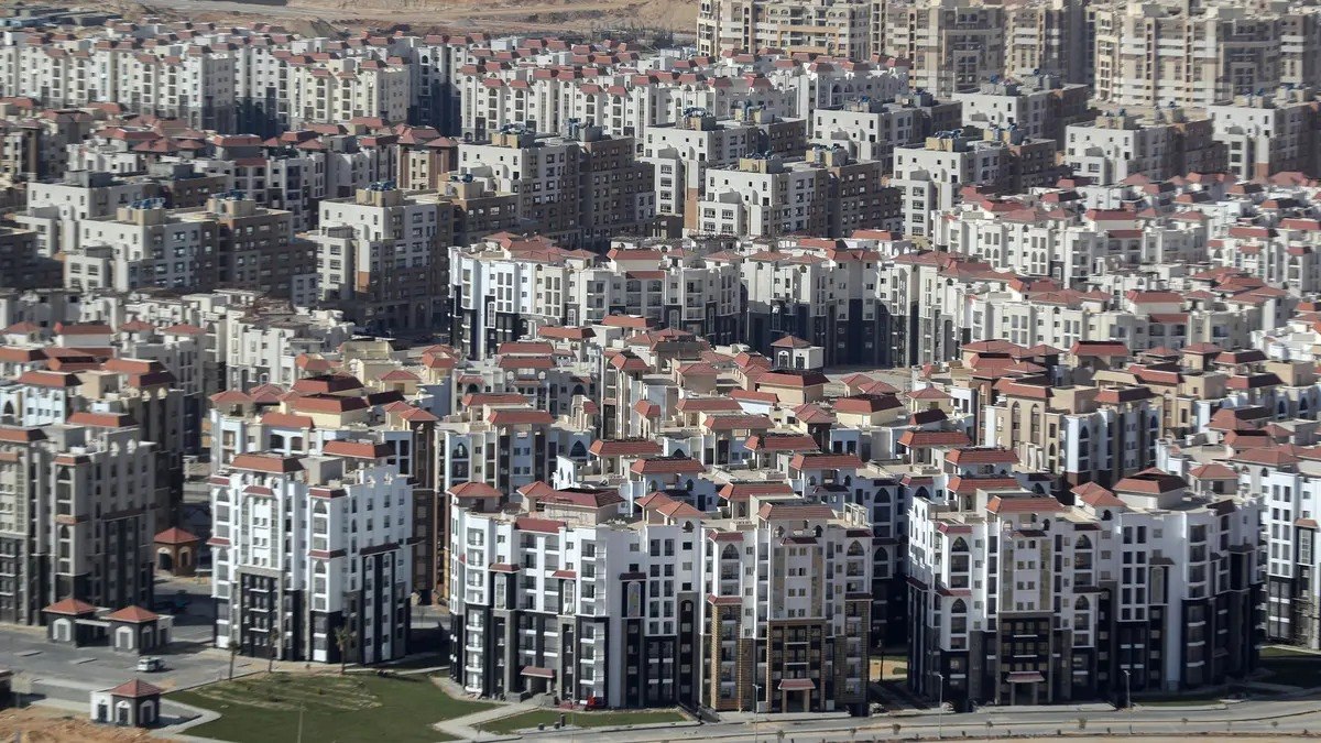 تداعيات الحرب وتأثيرها على النفط والدولار ترفع كلفة البناء والطلب المحلي والعربي يحافظ على زخم السوق  العقارات في مصر تحت ضغط التوترات الجيوسياسية.. توقعات بارتفاع الأسعار 15%