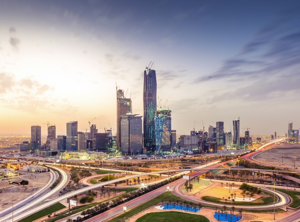 الأسهم العقارية السعودية تشهد تذبذبًا مع ترقب المستثمرين للمحفزات الجديدة التشريع الجديد لملكية الأجانب للعقارات يعزز آفاق النمو لصناديق الاستثمار العقاري وسط تداولات متحفظة في "تاسي"