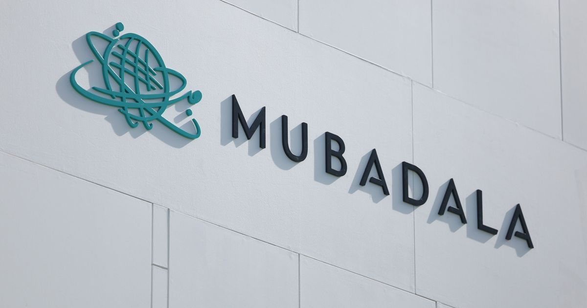 شراكة استراتيجية عالمية.. "مبادلة" و"بارينغز" تدخلان معركة تمويل العقارات بـ 500 مليون دولار  أعلنت شركة مبادلة للاستثمار أبوظبي وشركة بارينغز لإدارة الأصول عن إطلاق شراكة عالمية جديدة بقيمة 500 مليون دولار، تستهدف الاستثمار في قروض الديون العقارية الأولي