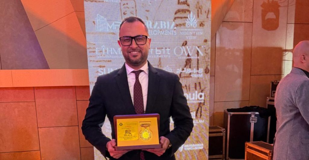 سامح عمر يحصد جائزة أفضل القيادات التجارية المؤثرة في "عقار مصر 2025"