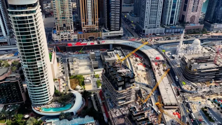 تطوير البنية التحتية يعزز جاذبية "دبي هاربر".. إنجاز 65% من جسور الربط الاستراتيجية للمشروع الضخم