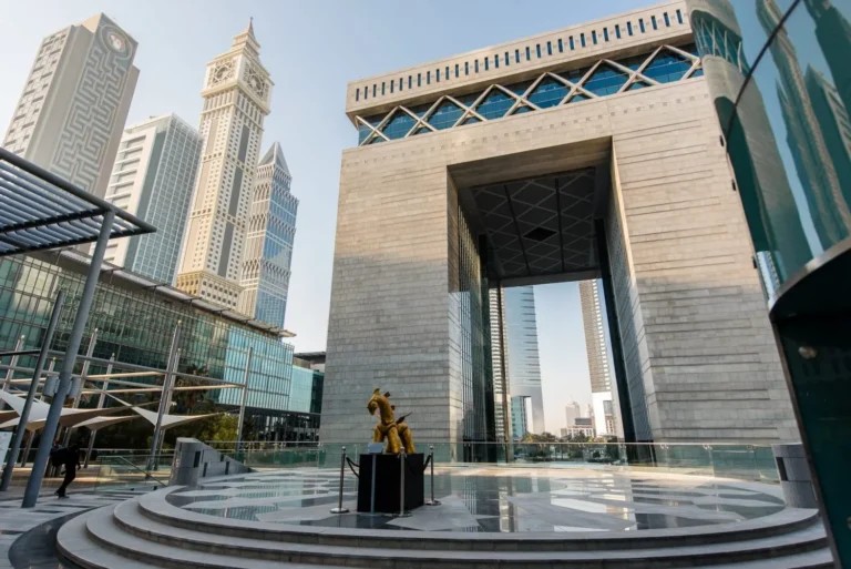 دبي تعزز مصداقيتها المالية بفرض غرامة على شركة وساطة في مركزها المالي العالمي