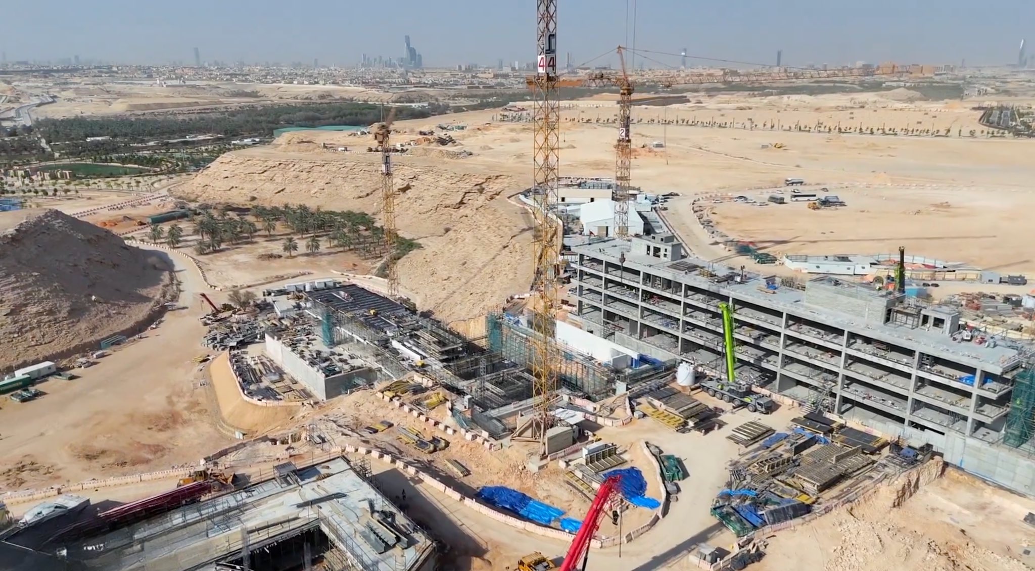 الرياض تفرض 19 اشتراطاً بيئياً صارماً على المشاريع العقارية الكبرى للحد من الغبار الأبيض