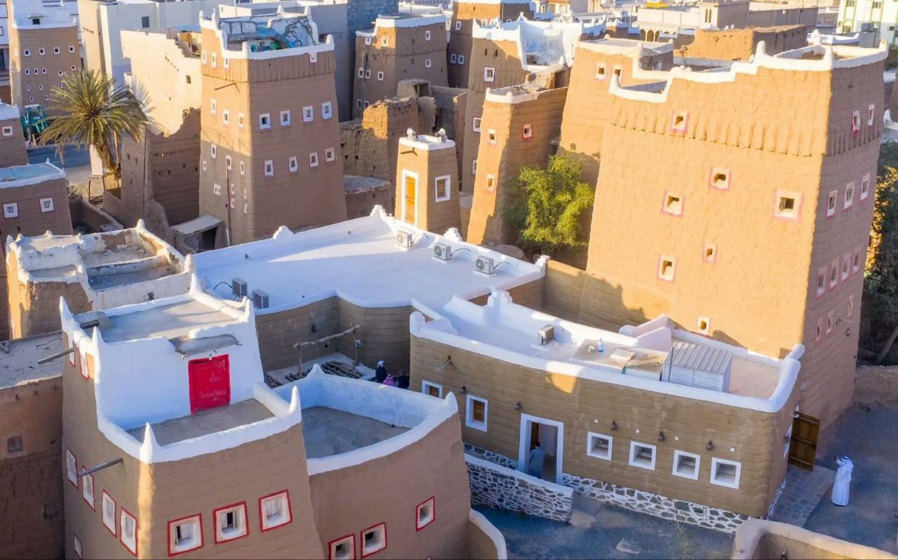 إعادة إحياء مسجد يعود للعام الثامن الهجري في عسير بمشروع الأمير محمد بن سلمان لتطوير المساجد التاريخية