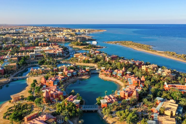 الجونة المصرية تحقق إيرادات قياسية في 2025.. ومبيعات عقارية تتجاوز 12 مليار جنيه