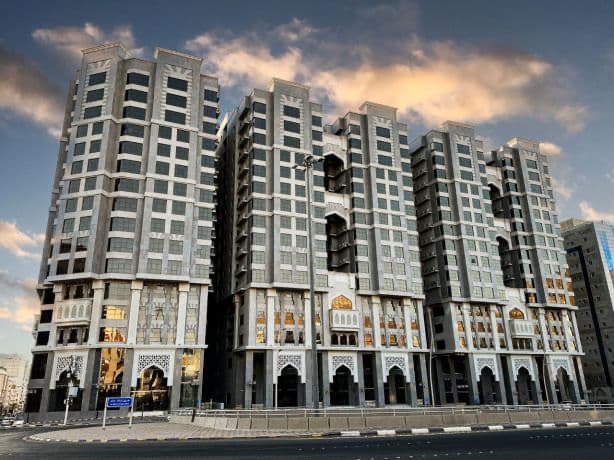 صفقة وقفية تاريخية بمكة.. أوقاف آل غالب تستحوذ على أبراج رزون المسك الفندقية بـ 600 مليون ريال في أول دخول للقطاع الوقفي بالمملكة