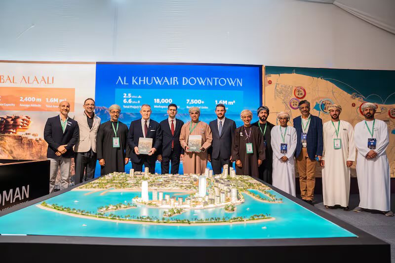 باستثمارات بـ 1.9 مليار دولار.. سلطنة عُمان توقع 17 صفقة عقارية في "MIPIM 2026"
