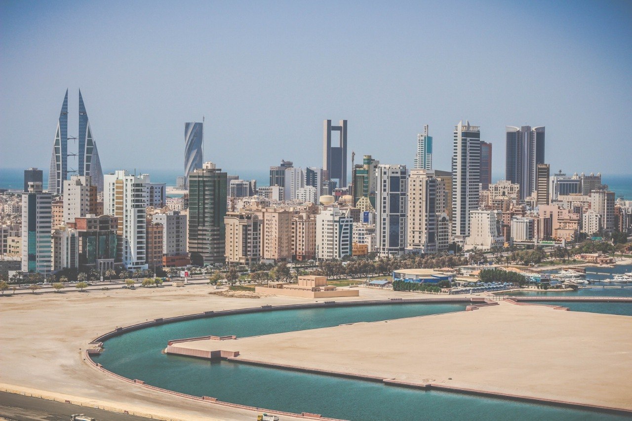 تحصين لرؤوس الأموال وتعزيز للشراكة سويسرا والبحرين توقعان اتفاقية تاريخية لحماية وتشجيع الاستثمارات